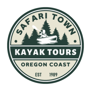 safari town kayak tours outdoor logo